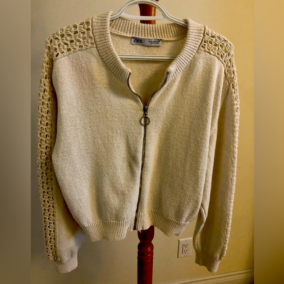 Cream sweater with crochet sleeves, wear as cardi or sweater, medium - Picture 4 of 6